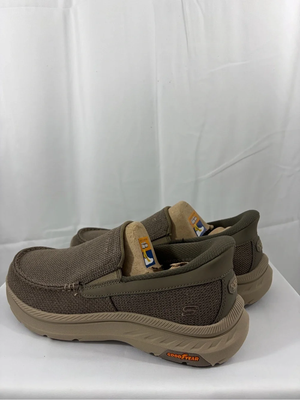 NWT Skechers Goodyear Men’s Size 7 Brown Casual Slip-On Shoes